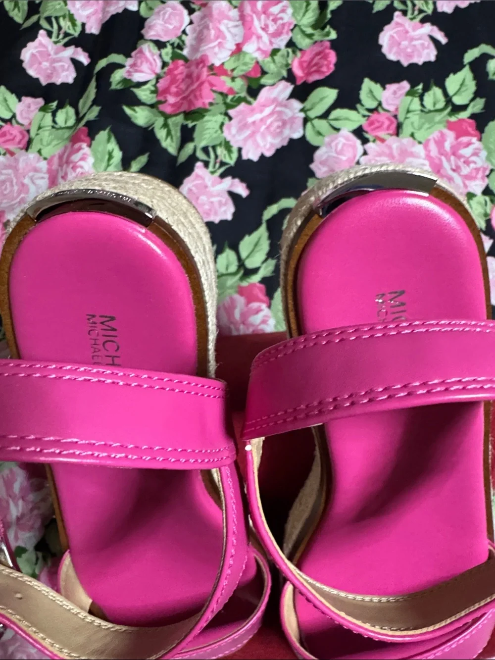 NEW Michael Kors Fuchsia Leather Platform Sandals with Gold Trim